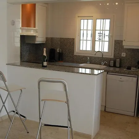 Apartment Lovely Peaceful Area *